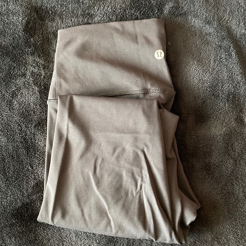 Black Lululemon aligns size 4 full length